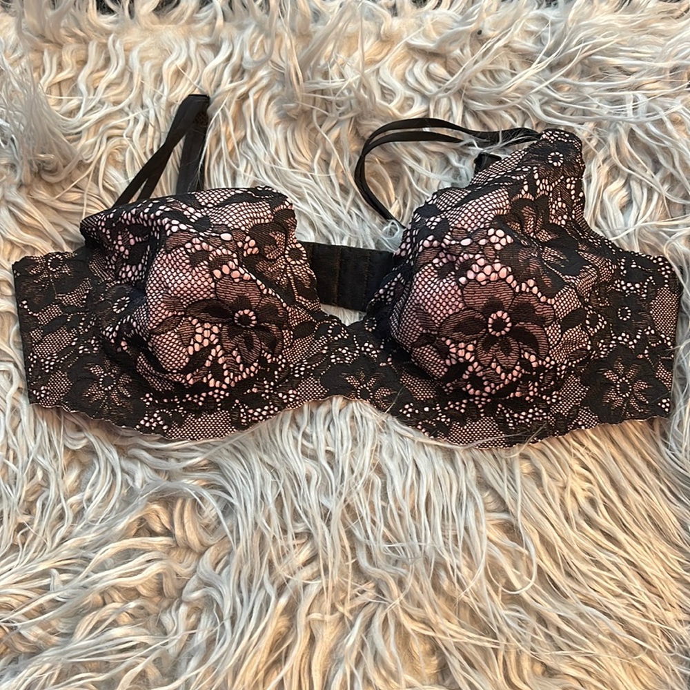 Victoria’s Secret Angels Secret Embrace